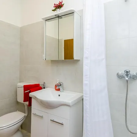 Nina- One Bedroom With Sea View Apartman Mlini