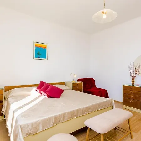 Nina- One Bedroom With Sea View *