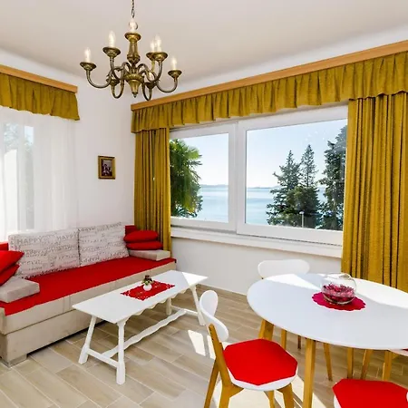 Nina- One Bedroom With Sea View *