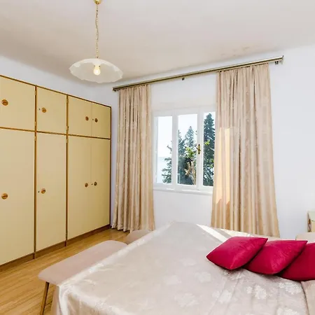 Apartment Nina- One Bedroom With Sea View *